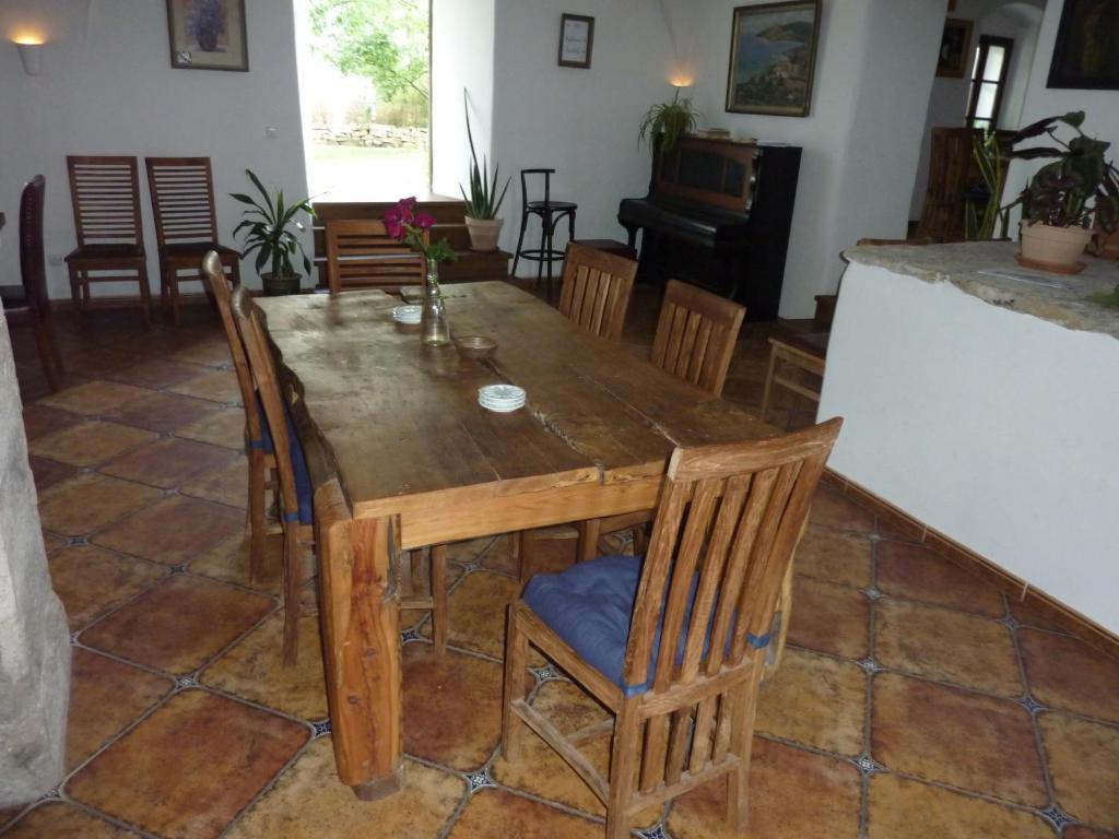 Holubnik Statecnych Zen Kralovych Ξενοδοχείο Luže Εξωτερικό φωτογραφία